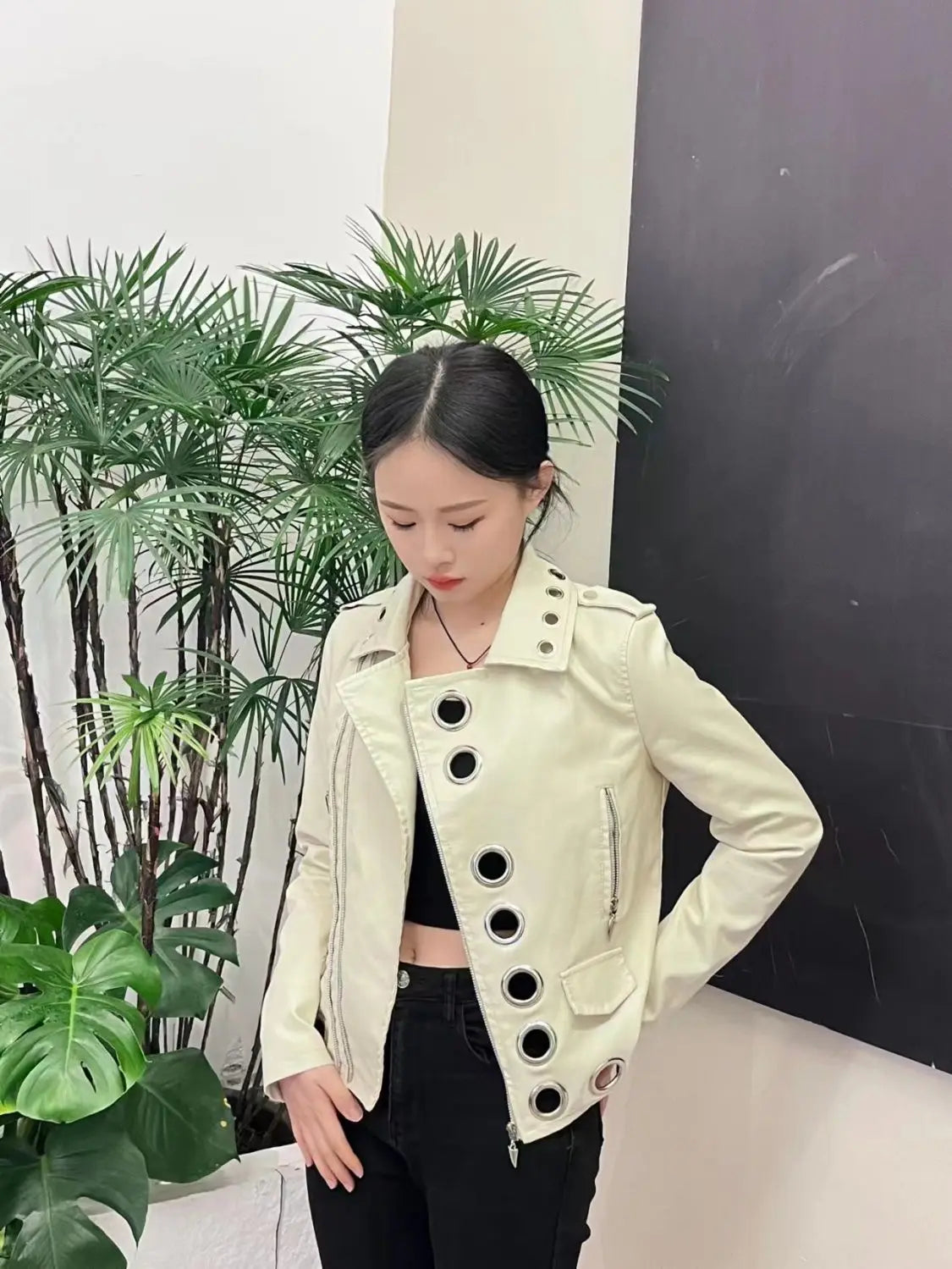 Black Short Leather Jacket 2026 Autumn New Women's Versatile Fashion Metal Circles Slim PU Leather Jackets Motorcycle tops